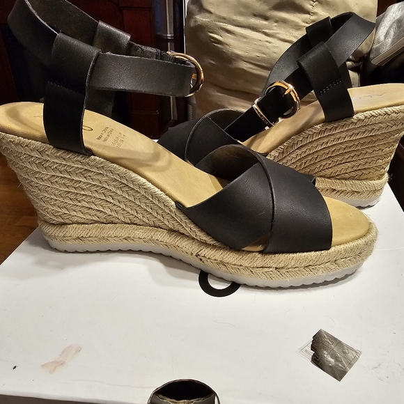 ALDO Size 8.5 Vilmaclya Wedge Sandals, black worn once. - Picture 7 of 9